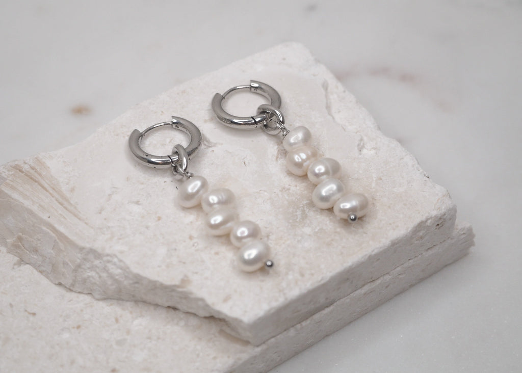 5 irregular pearls hoops silver 2