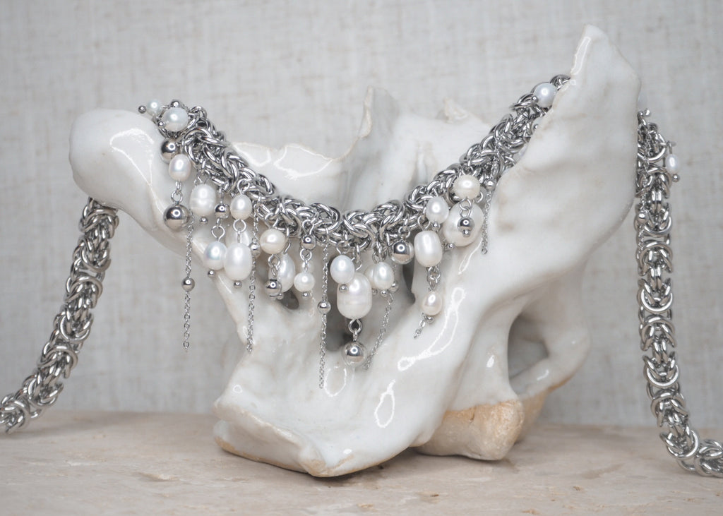 SOFT TROUBLE ICON NECKLACE | PEARL TIDE