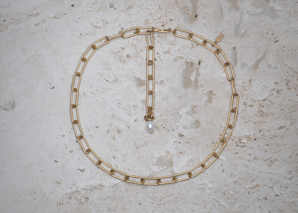 chunky paperclip necklace gold 1