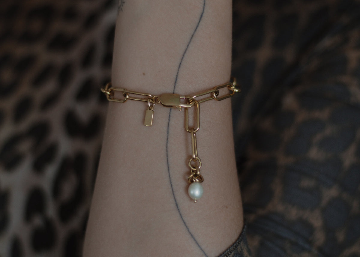 chunky paperclip bracelet gold 4