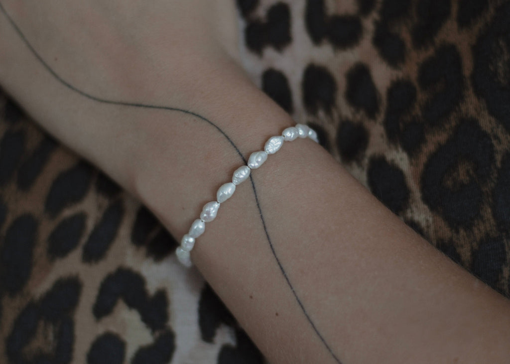 cloud pearl bracelet gold 2