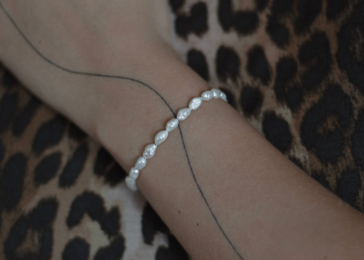 cloud pearl bracelet gold 2