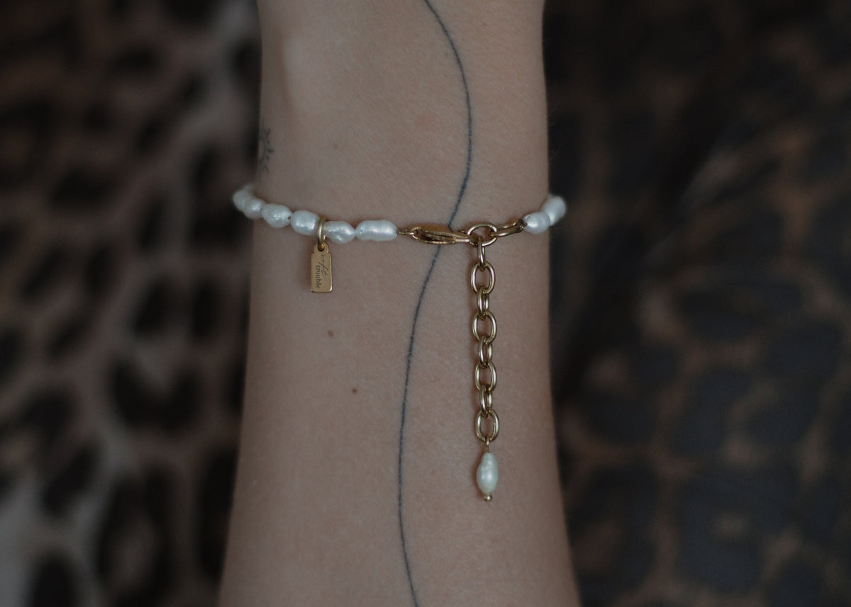 cloud pearl bracelet gold 4