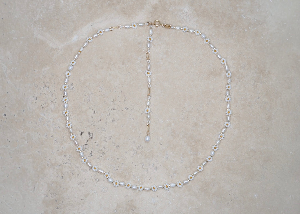 PETALS & PEARLS NECKLACE | DAISY DREAM