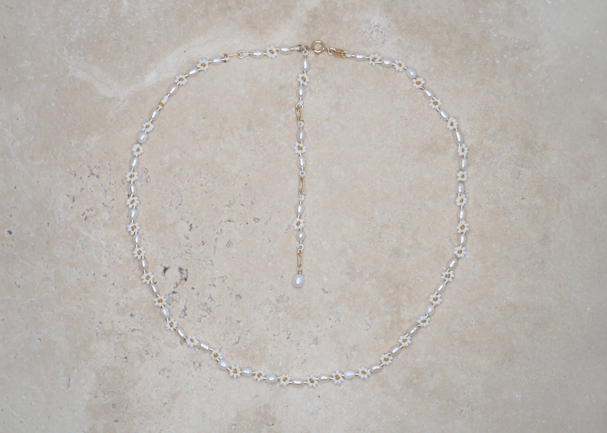 PETALS & PEARLS NECKLACE | DAISY DREAM