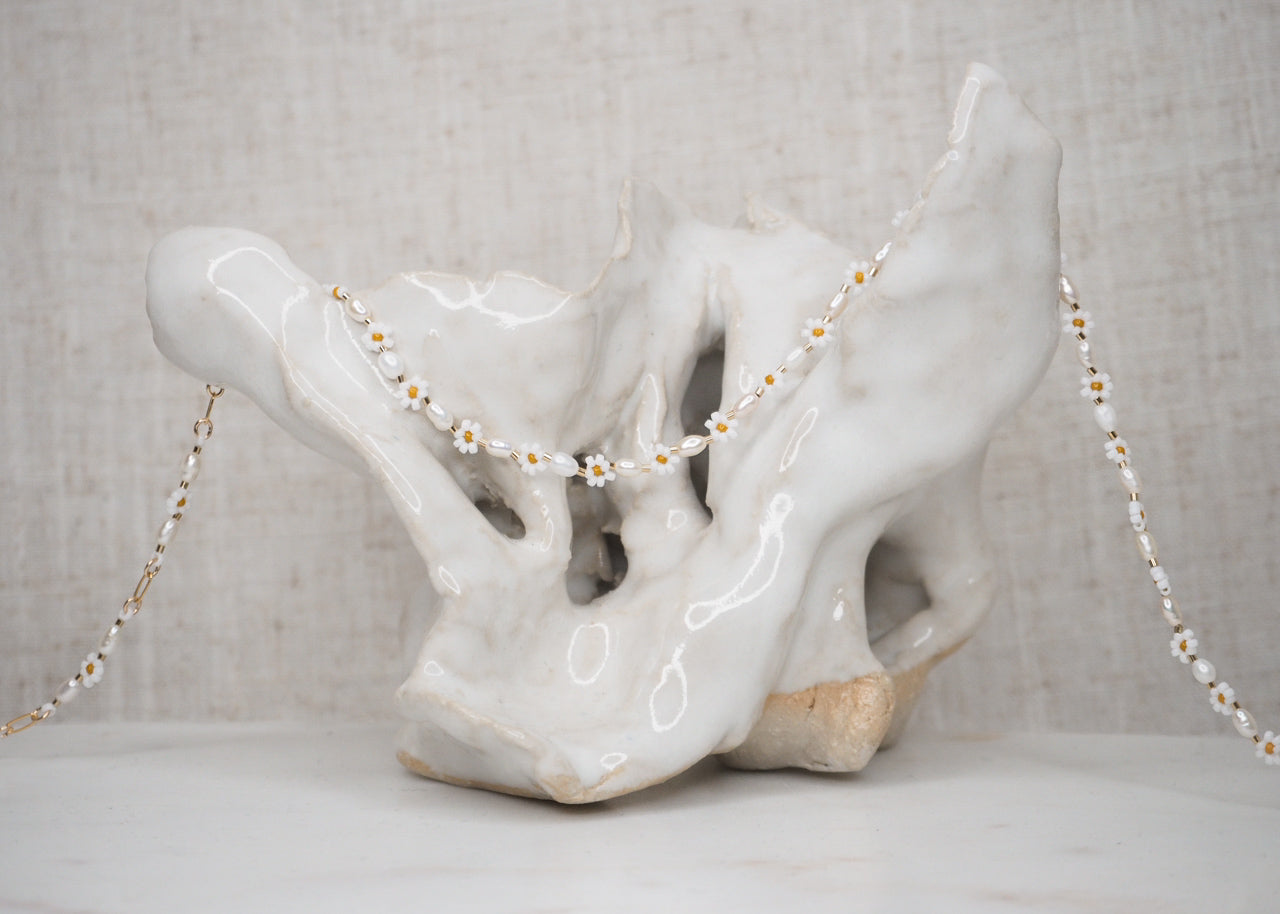 PETALS & PEARLS NECKLACE | DAISY DREAM