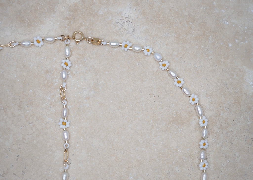 PETALS & PEARLS NECKLACE | DAISY DREAM