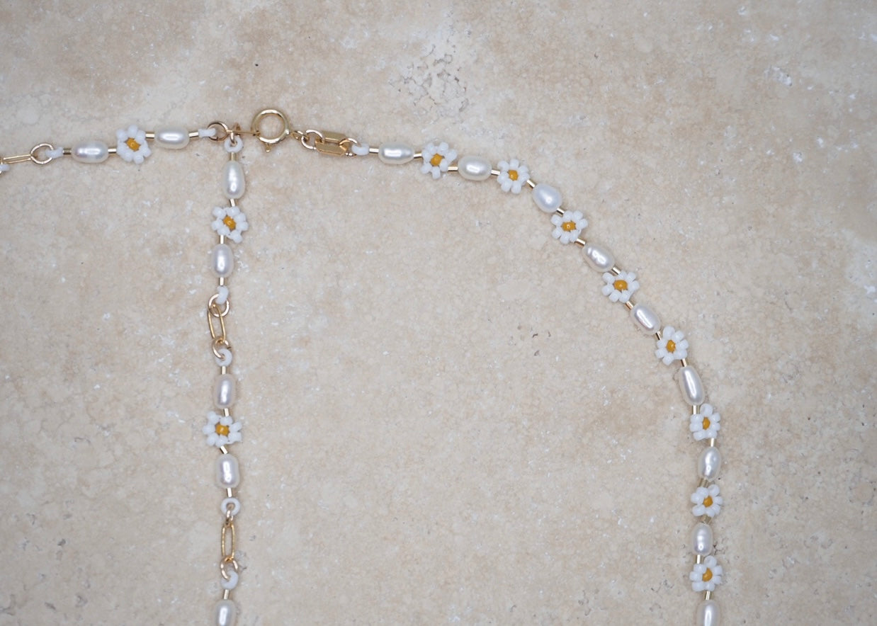 PETALS & PEARLS NECKLACE | DAISY DREAM