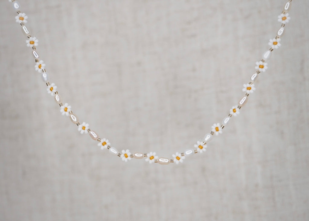 PETALS & PEARLS NECKLACE | DAISY DREAM
