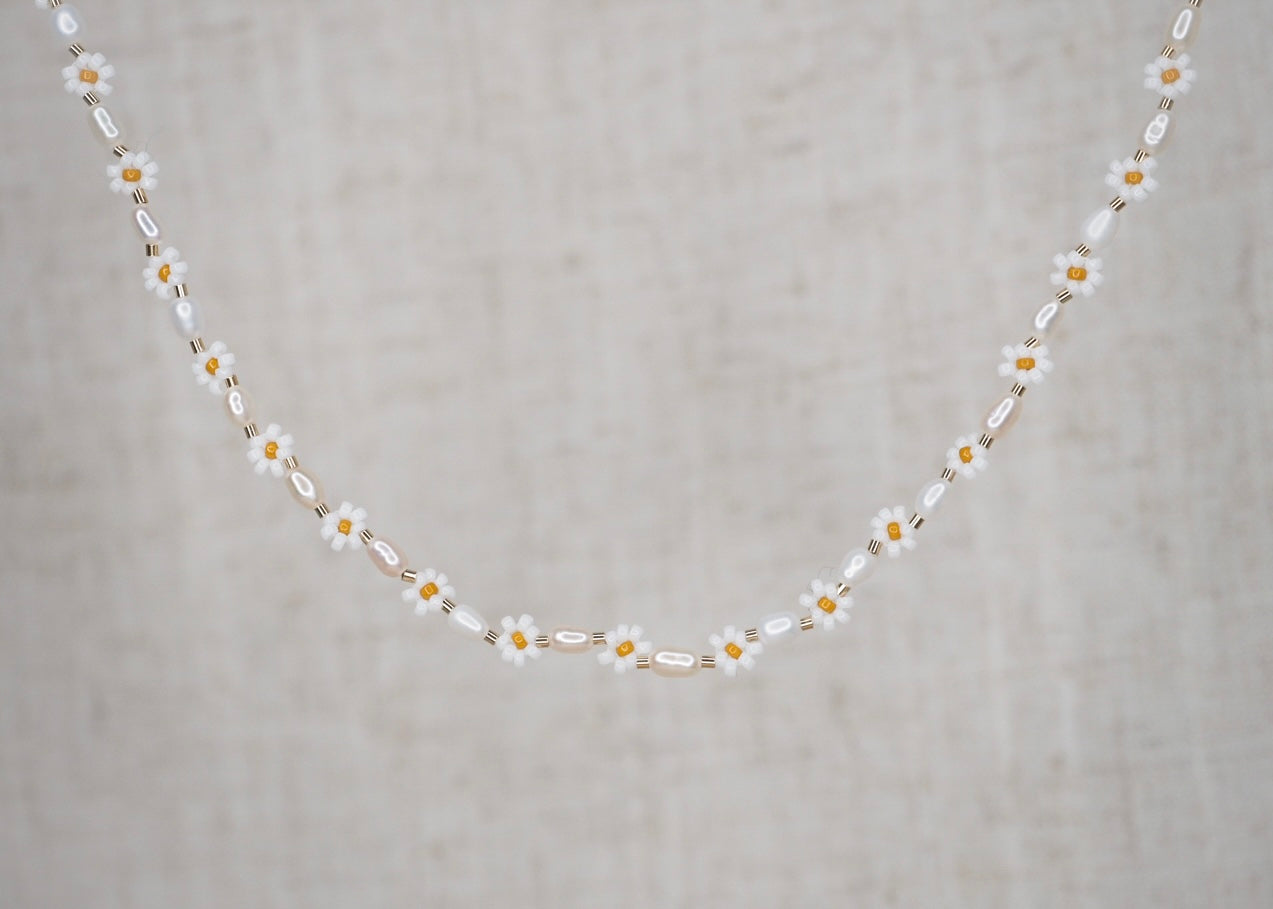 PETALS & PEARLS NECKLACE | DAISY DREAM