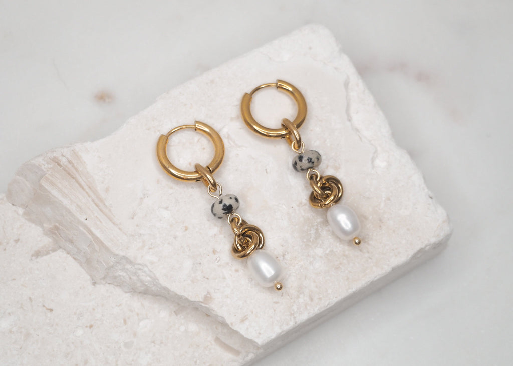 dalmi knot pearl hoops gold 2