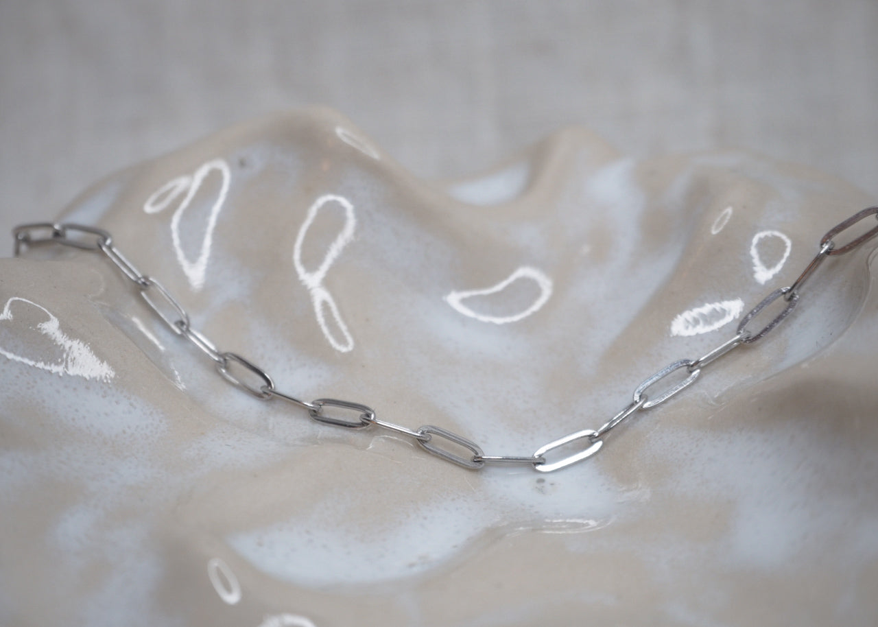 delicate flat paperclip bracelet silver 2
