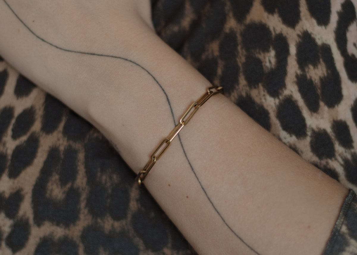flat paperclip bracelet gold 2