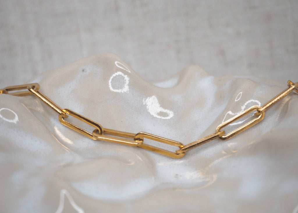 flat paperclip bracelet gold 3