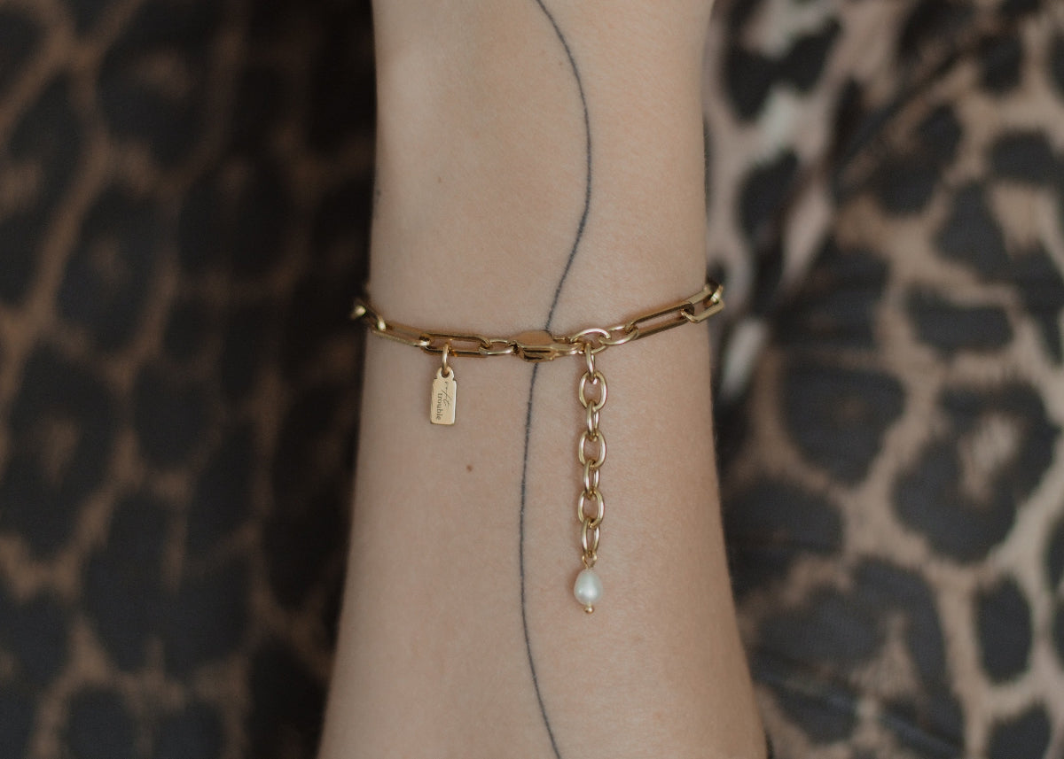 flat paperclip bracelet gold 4