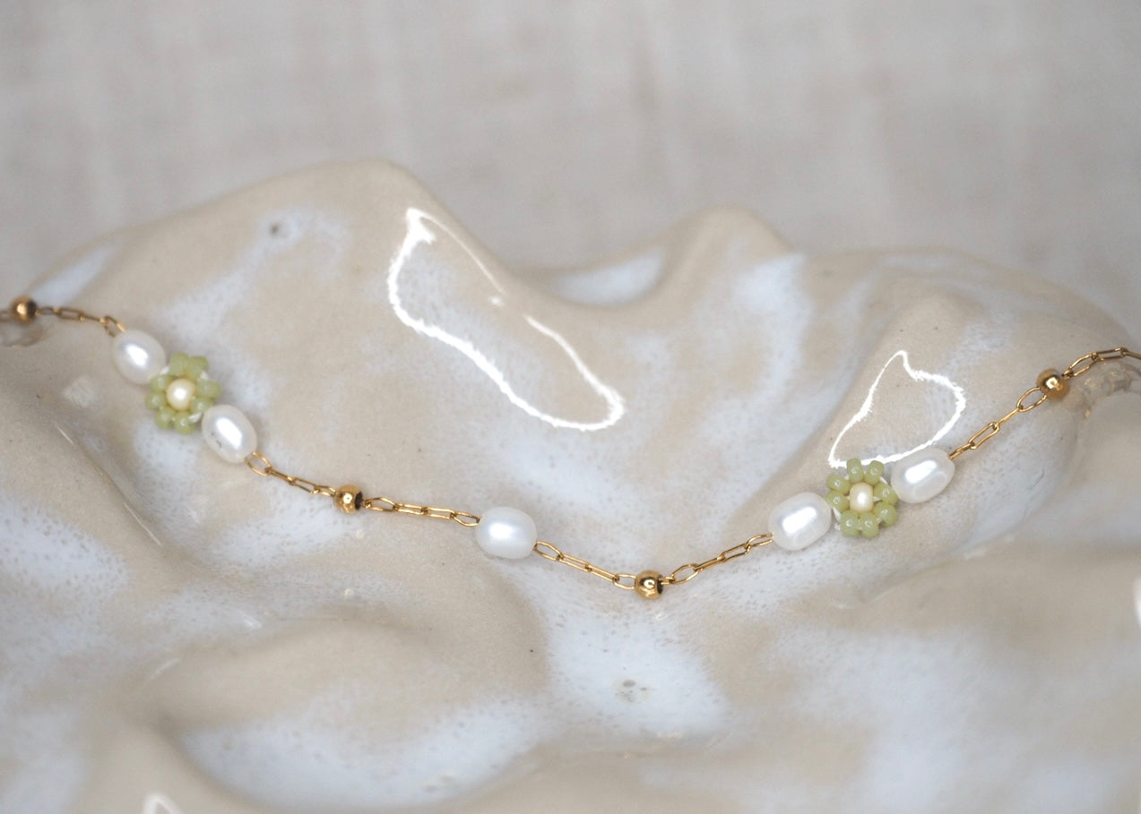 heavenly florals bracelet gold | serene sage 2