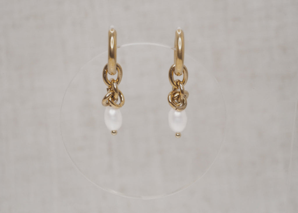 knot pearl hoops gold 1