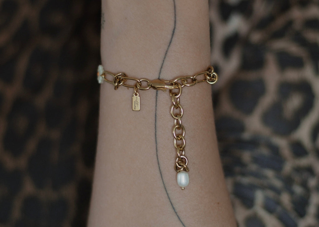 knots & daisies bracelet gold 4
