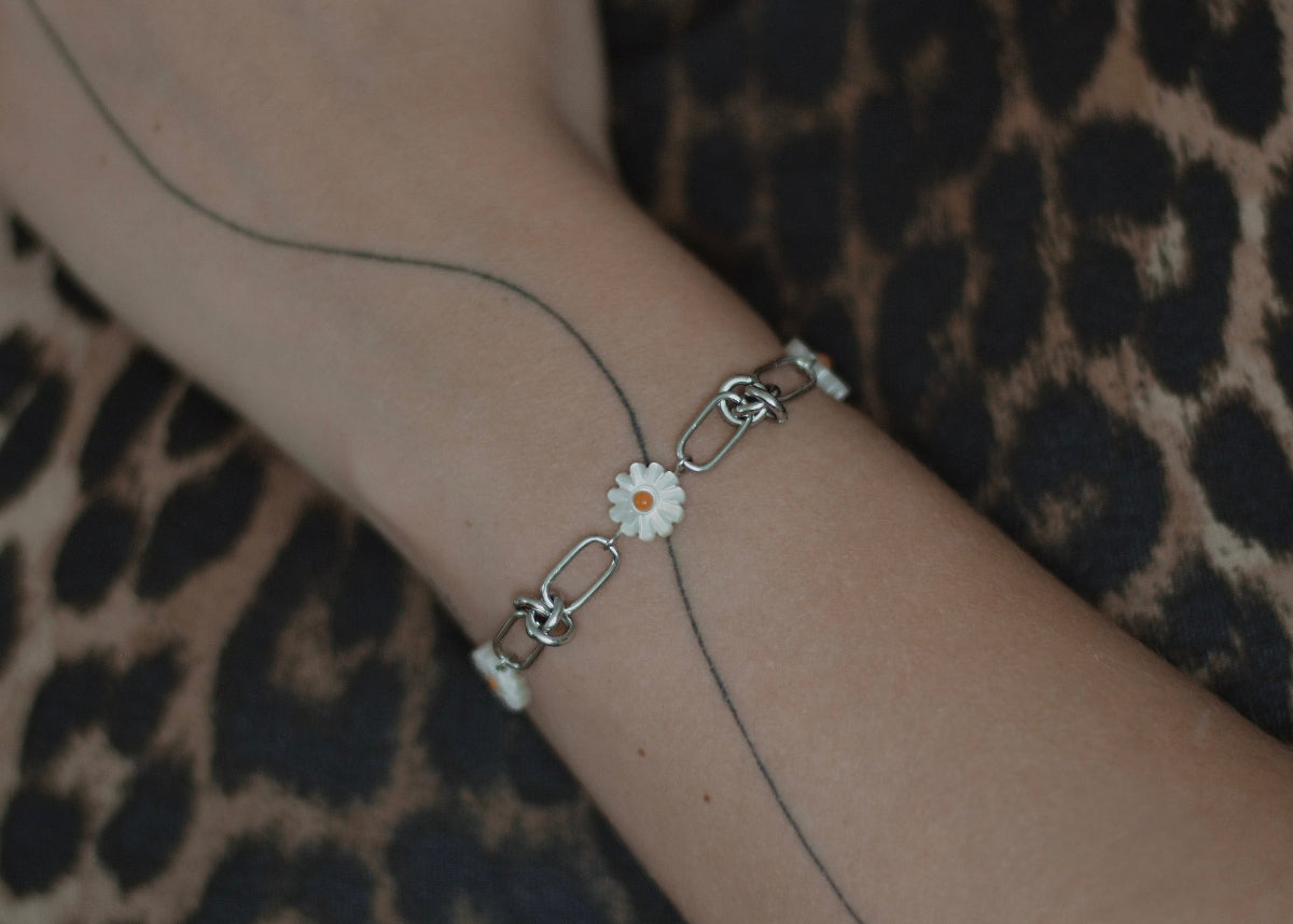 knots & daisies bracelet silver 2