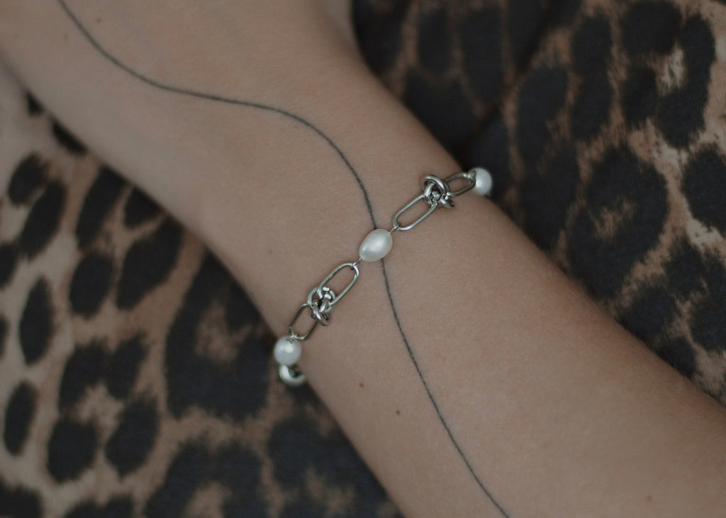knots & pearl bracelet silver 2
