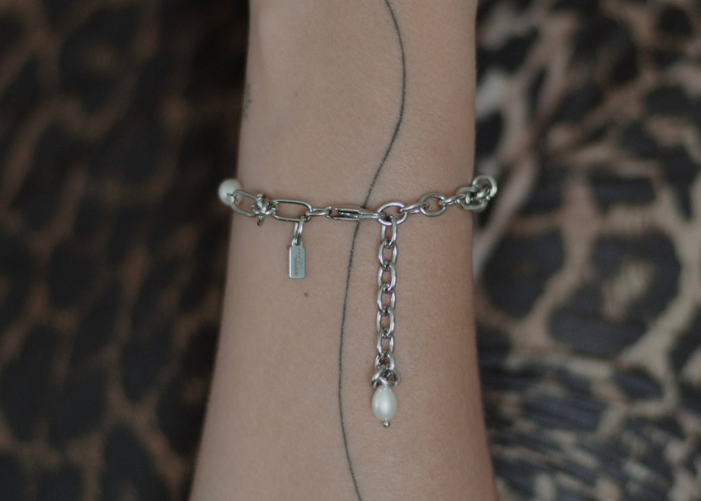 knots & pearl bracelet silver 4
