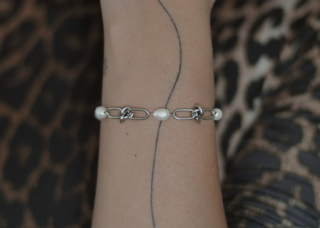 knots & pearl bracelet silver 6