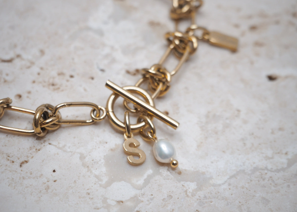 knots & toggle clasp bracelet gold 5
