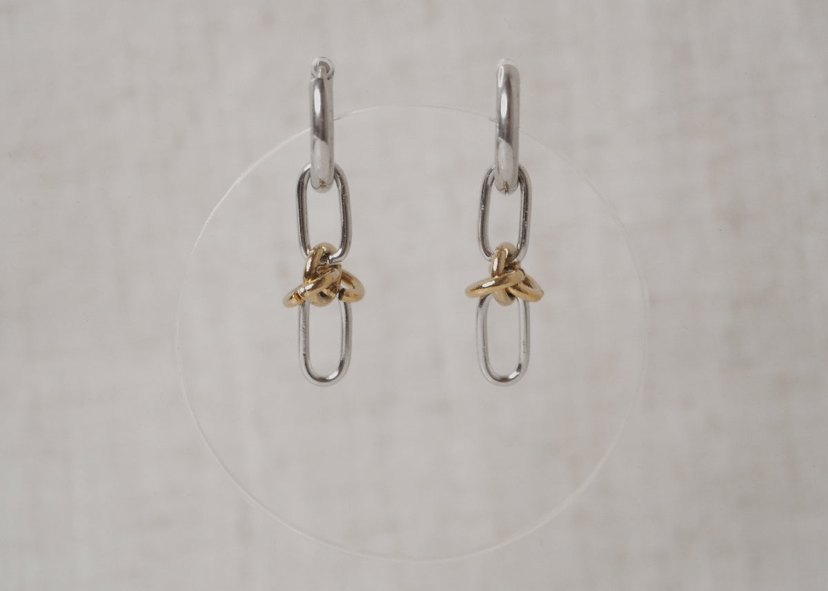 metallic mischief hoops link knot link heat wave