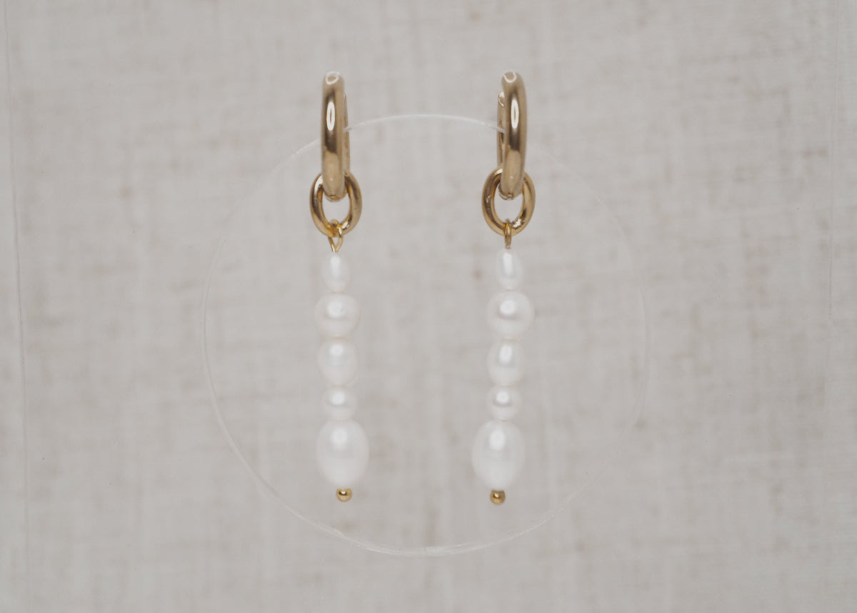pearl string hoops gold | long 1 