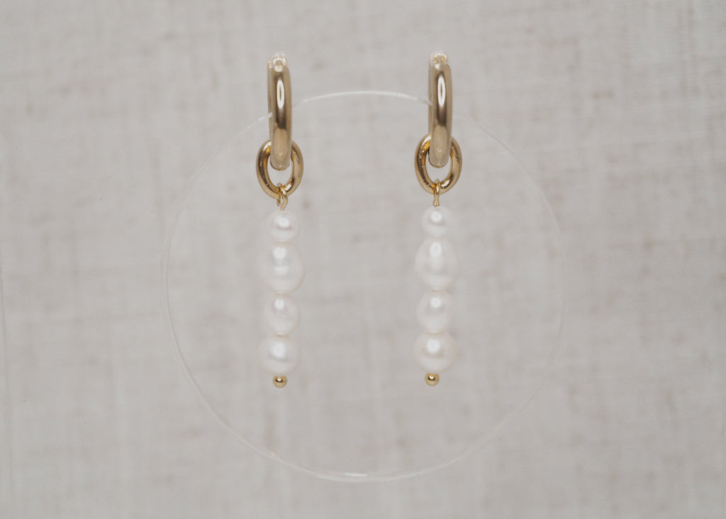 pearl string hoops gold | short 1 