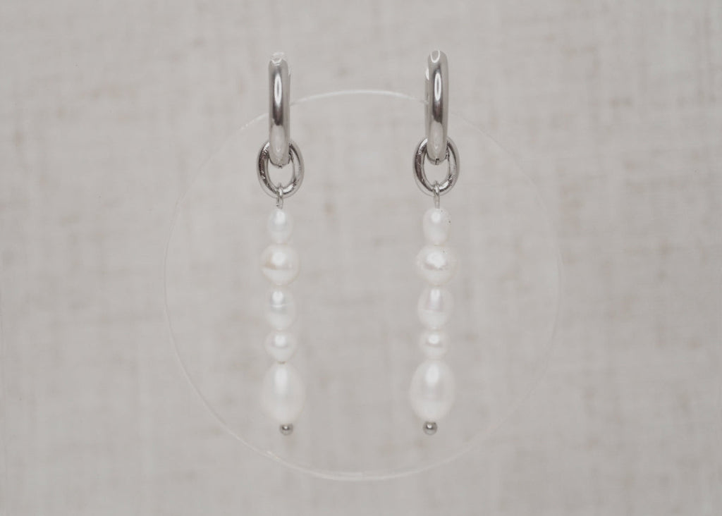 pearl string hoops silver | long 1