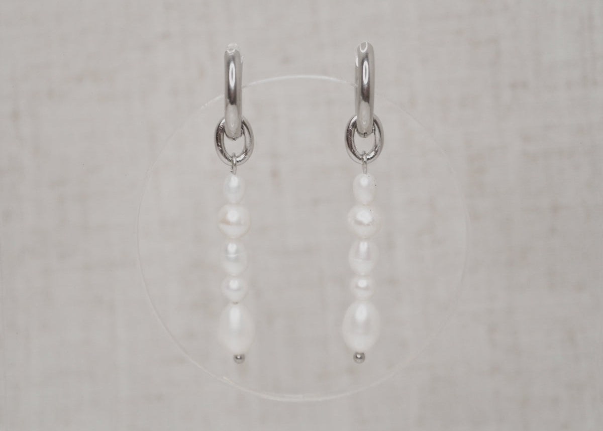 pearl string hoops silver | long 1