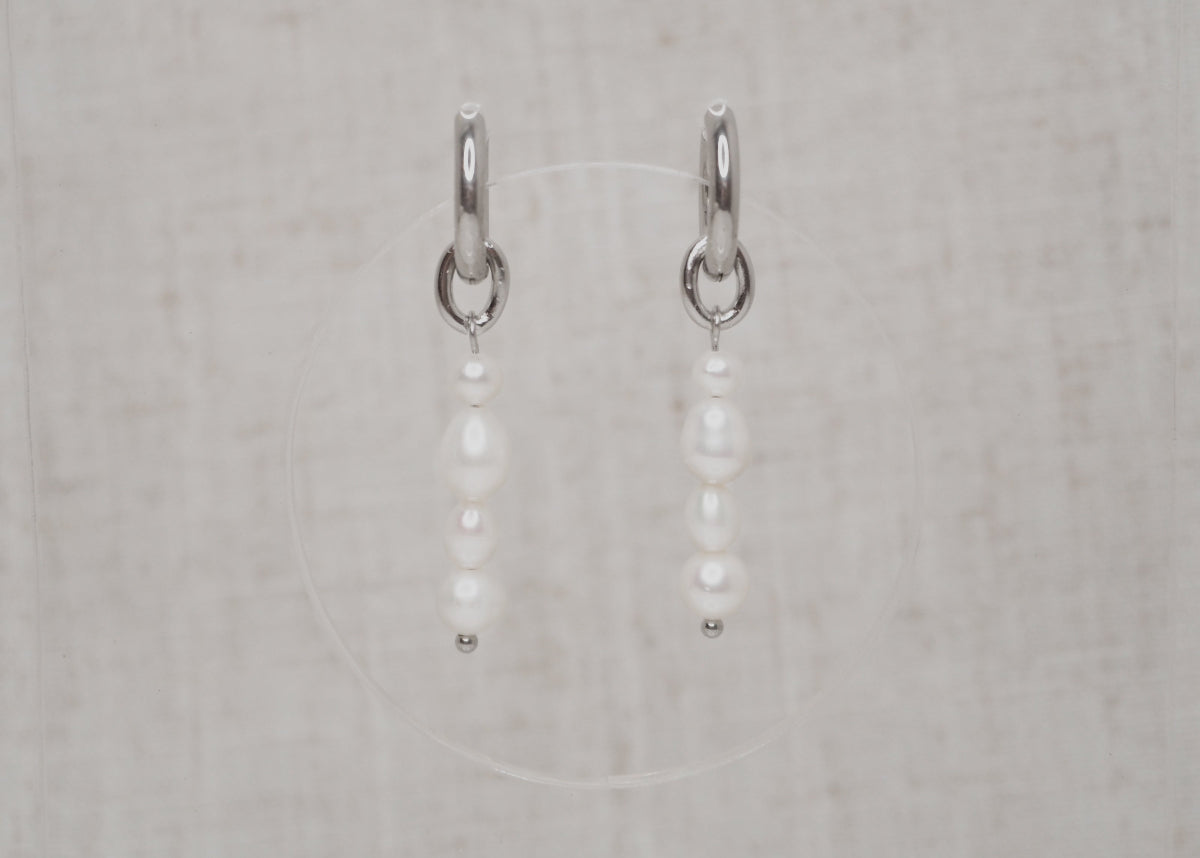 pearl string hoops silver | short 1