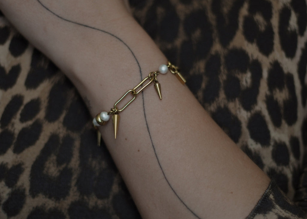 pierced pearl bracelet gold 4