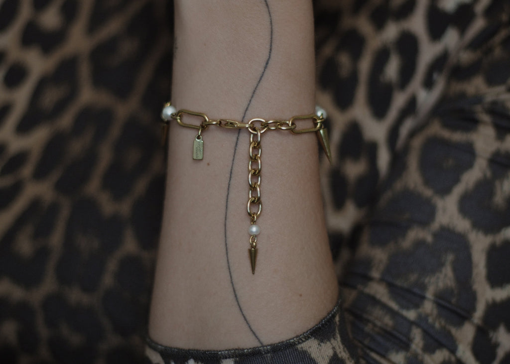 pierced pearl bracelet gold 6