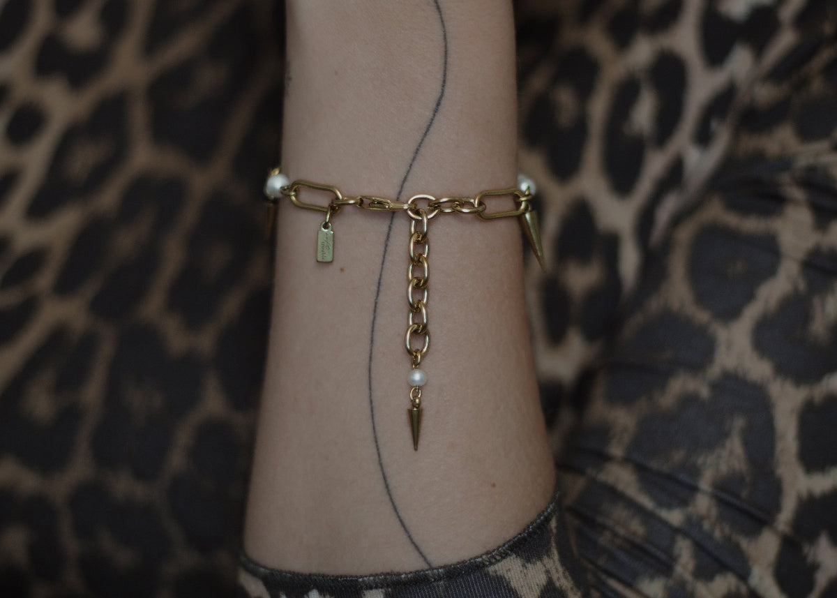 pierced pearl bracelet gold 6