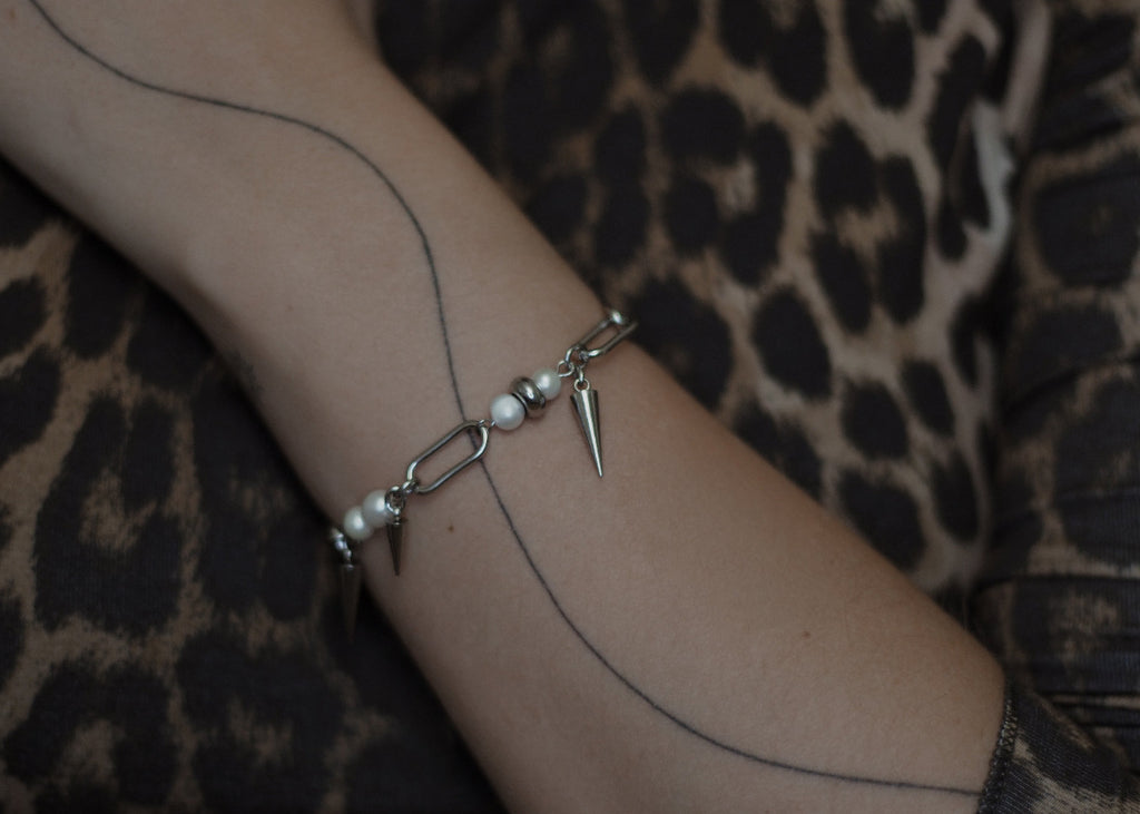 pierced pearl bracelet silver 4