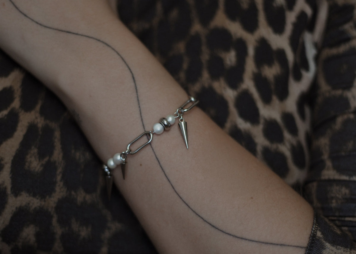 pierced pearl bracelet silver 4