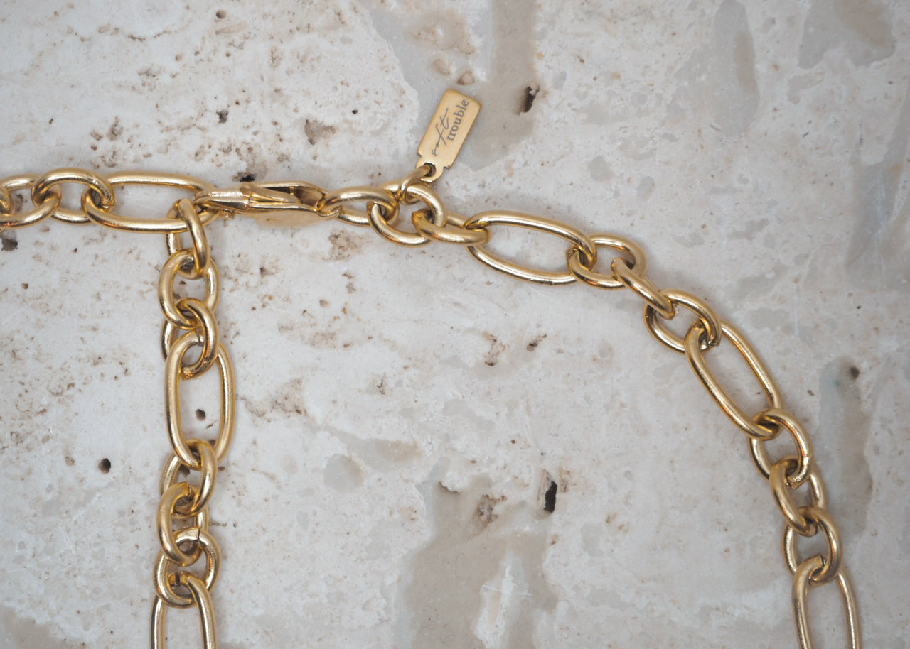 pretty sharp necklace gold 5
