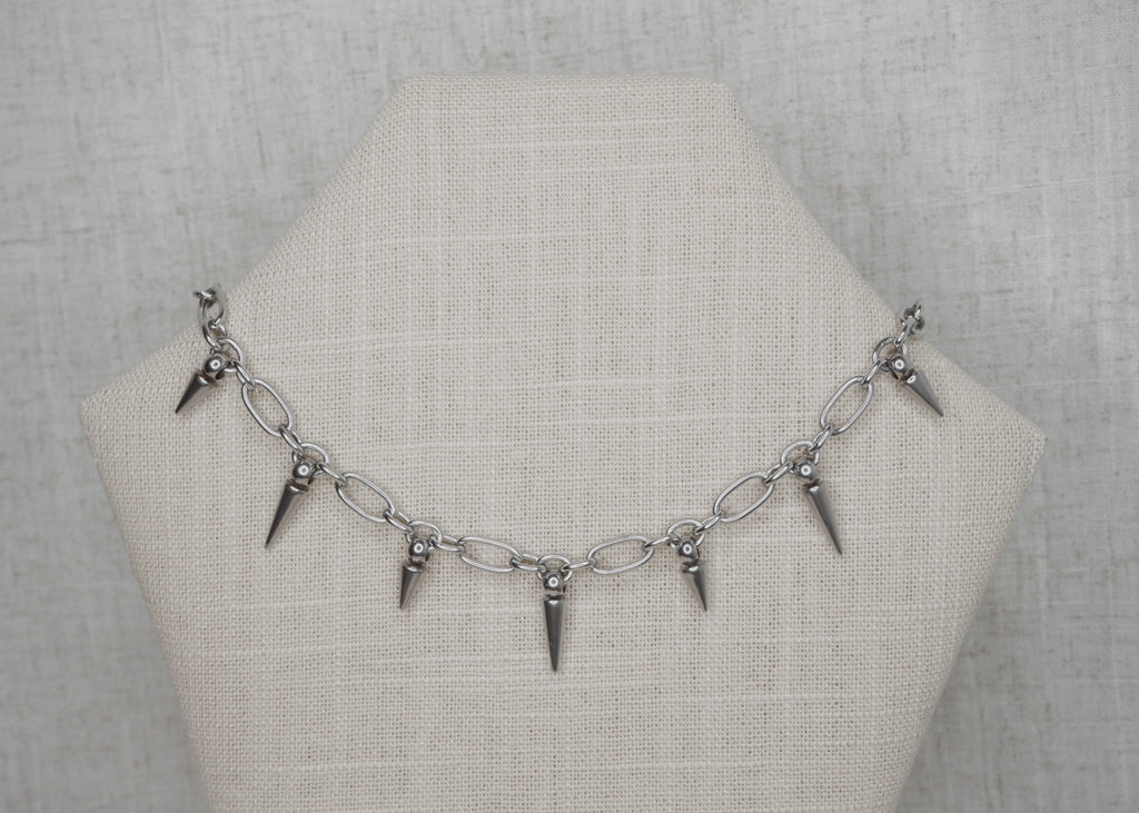 pretty sharp necklace silver 2