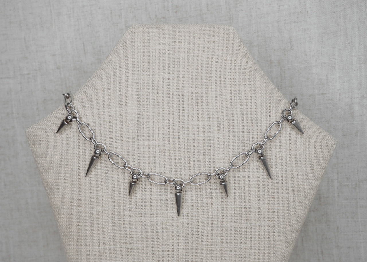 pretty sharp necklace silver 2