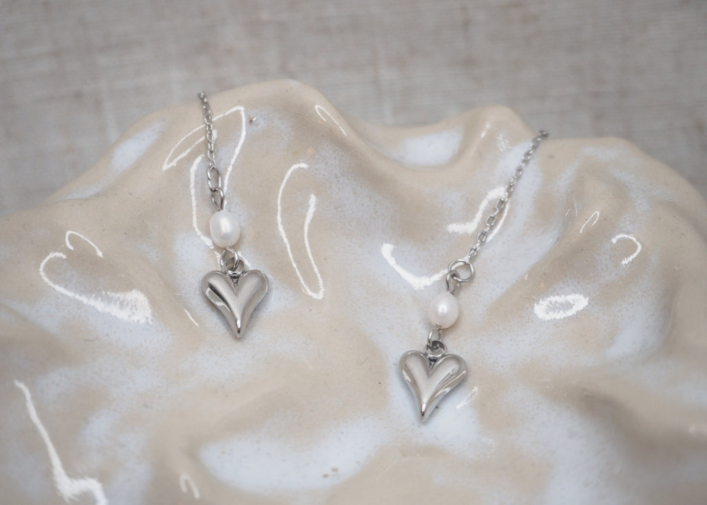 threads pearl small heart silver 2