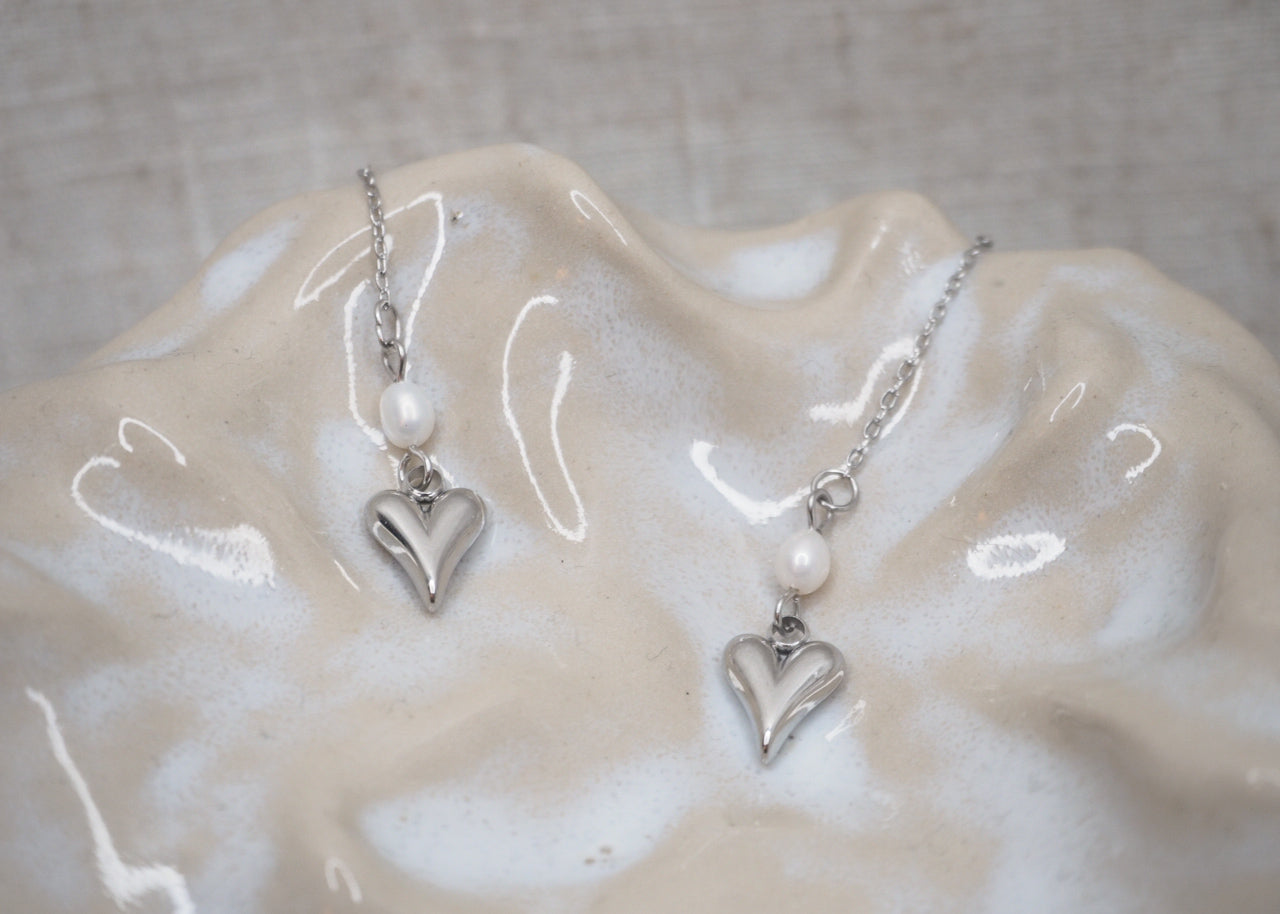 threads pearl small heart silver 2